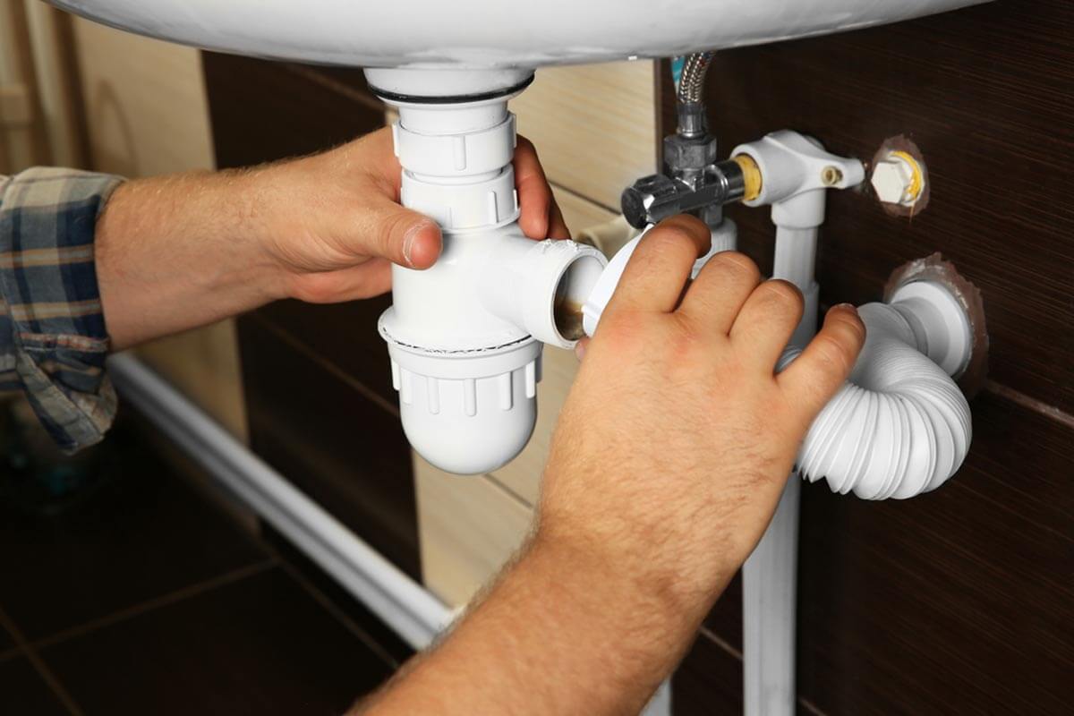 fixing plumbing issues in Alberton